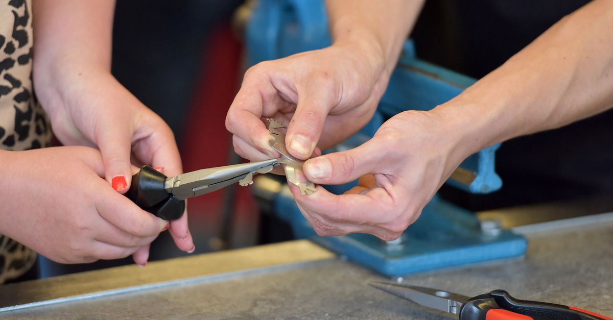 locksmith shop keys — Garden City Locksmith Services